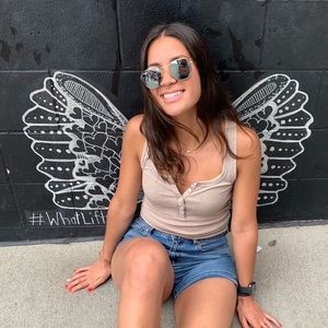 Meet the Posher, Emily.